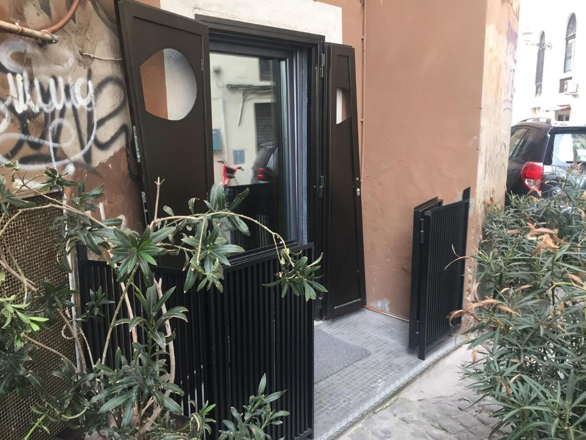 The Essential Trastevere Design Studio Róma Kültér fotó